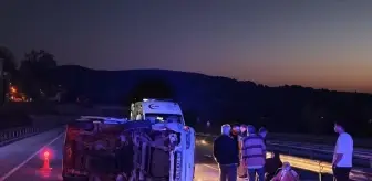 Kavak'ta Otomobil ve Minibüs Çarpıştı: 9 Yaralı
