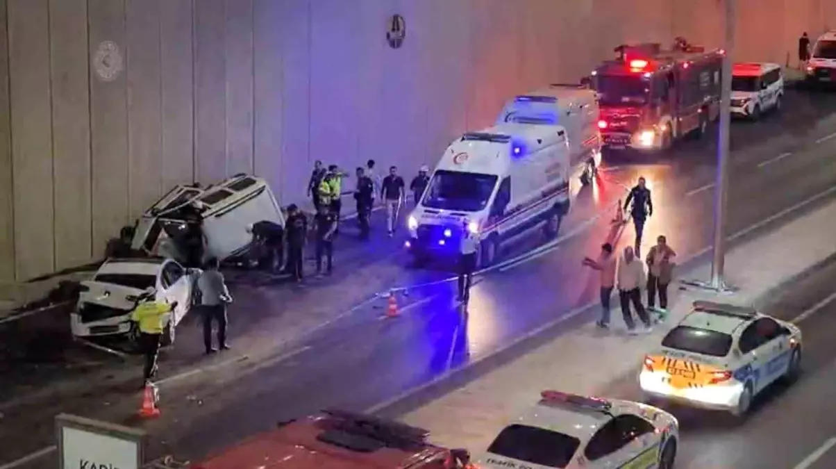 Şanlıurfa'da Zincirleme Trafik Kazası: 1'i Ağır 5 Yaralı