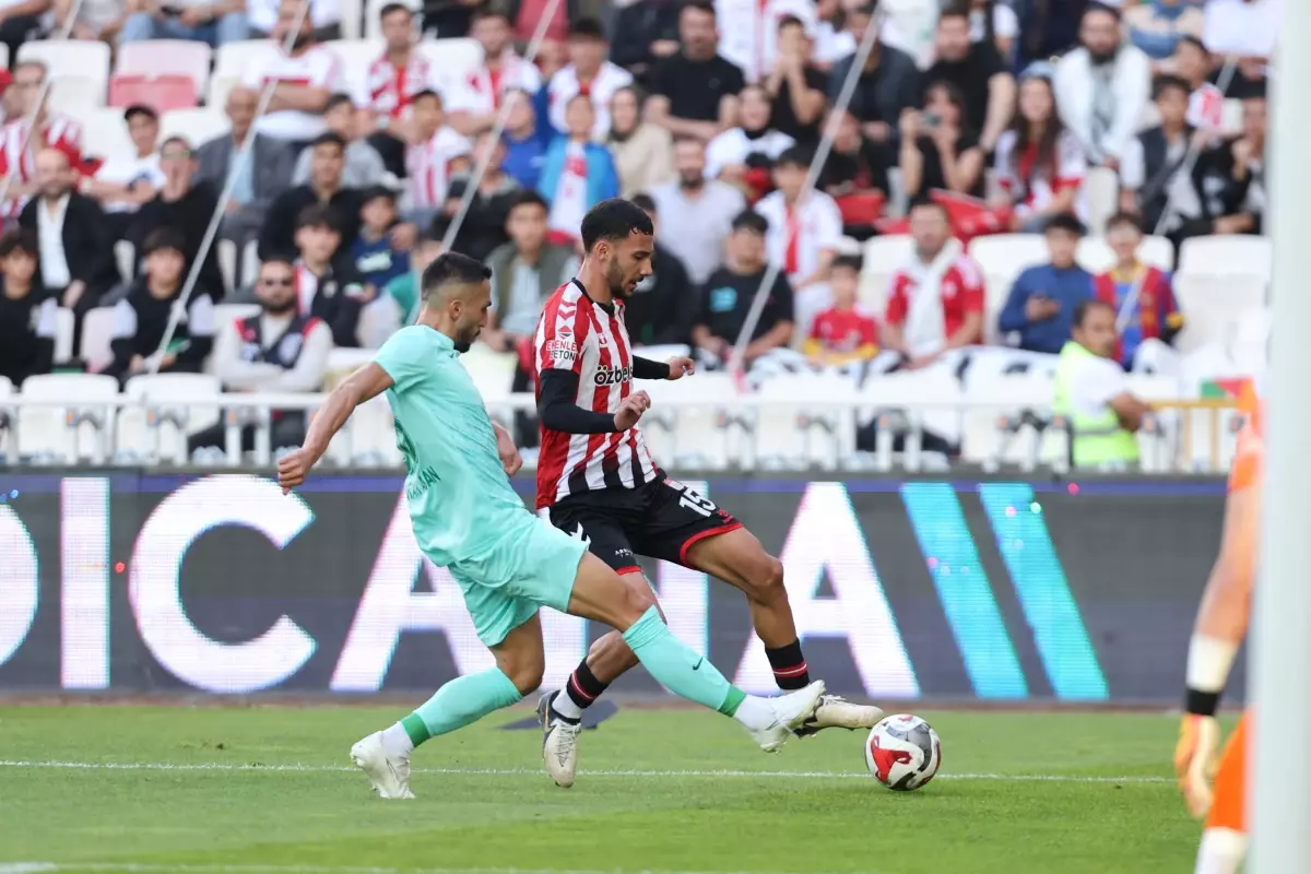 Sivasspor ve Serikspor Berabere Kaldı