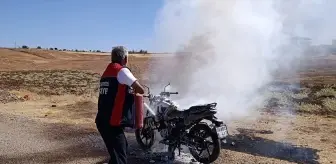 Siirt'te Park Halindeki Motosiklet Yandı