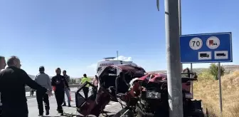 Sivas'ta Trafik Kazasında 6'sı Çocuk 10 Yaralı