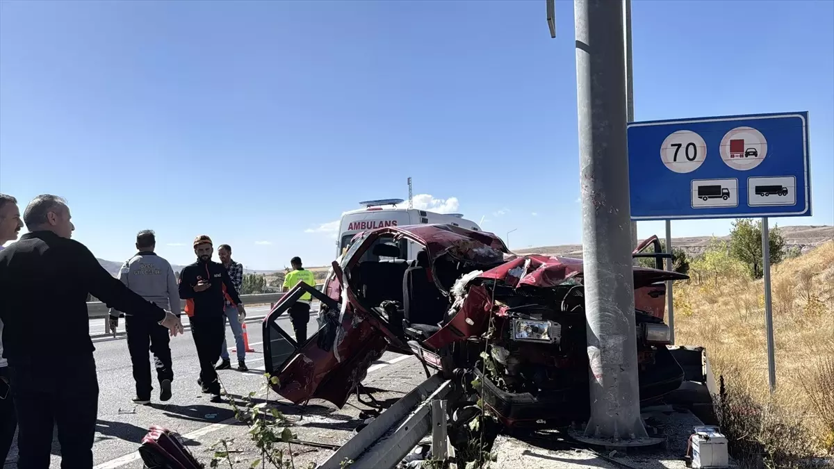 Sivas'ta Trafik Kazasında 6'sı Çocuk 10 Yaralı