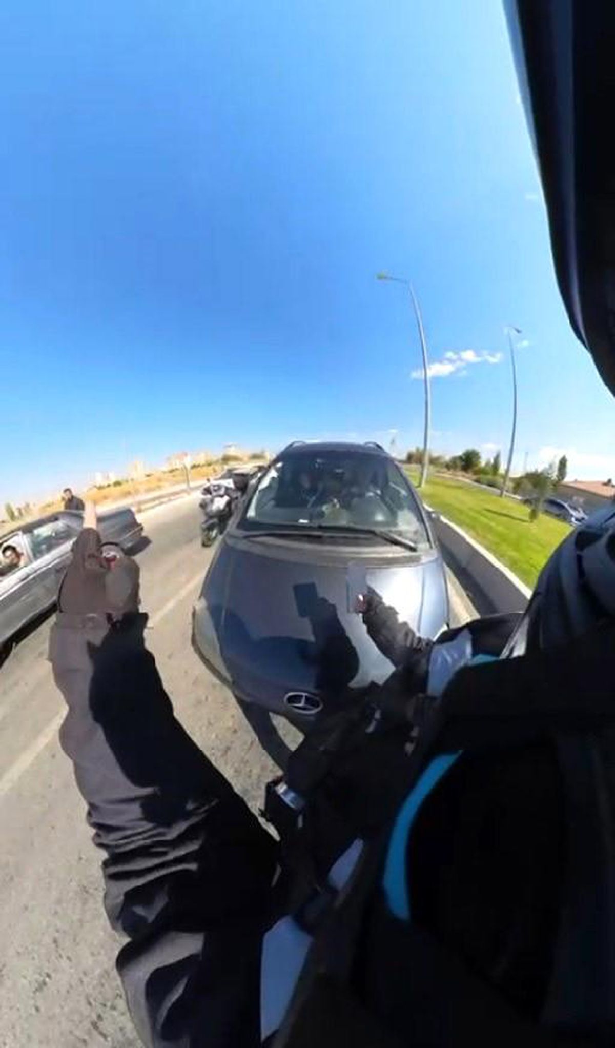 Kayseri'de Yol Verme Kavgası: Motosiklet Sürücüsüne Saldırı