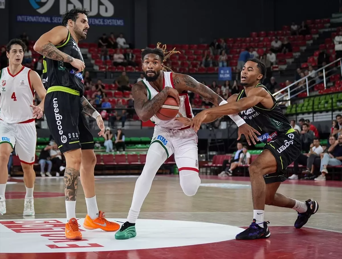 Karşıyaka, Merkezefendi'yi 76-69 ile Geçti