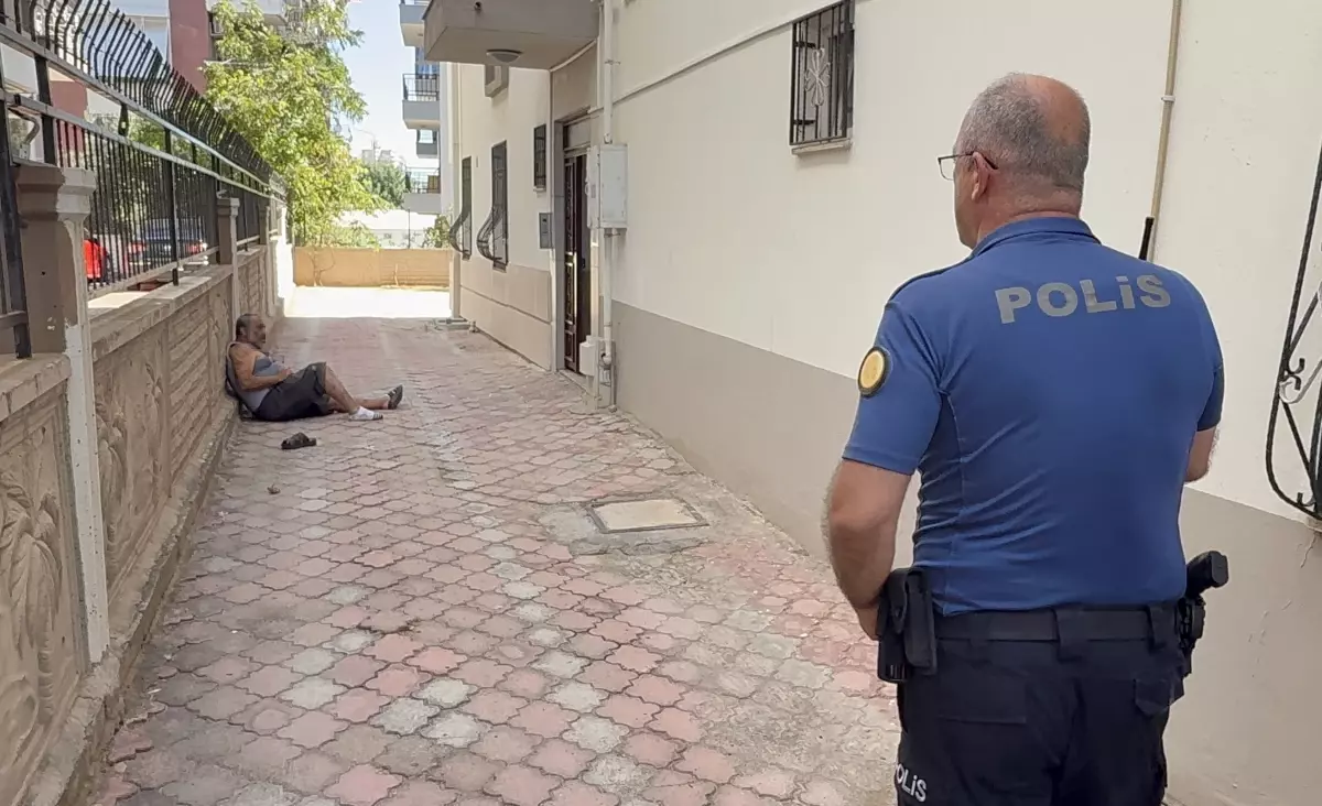 Antalya'da Ailevi Problemler Yüzünden Kendini Yakmaya Çalıştı