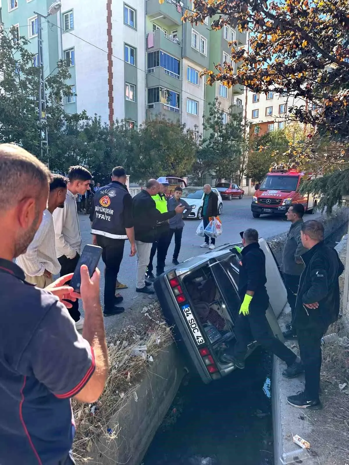 Van'da Otomobil Su Kanalına Düştü: 1 Yaralı
