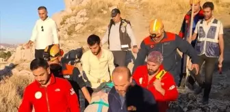 Van Kalesi'nde Mağaraya Düşen Alman Turist Kurtarıldı