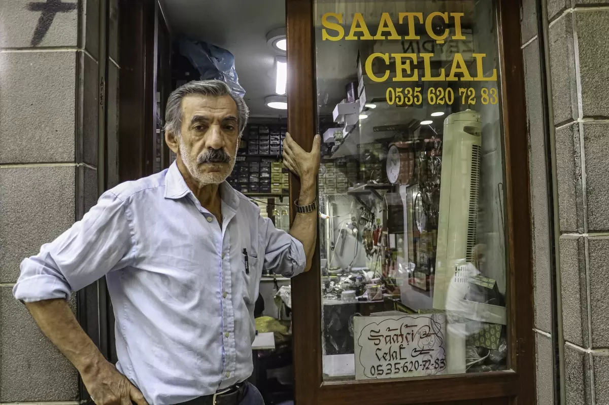 Diyarbakırlı Antika Saat Ustası 55 Yıldır Mesleğini Sürdürüyor