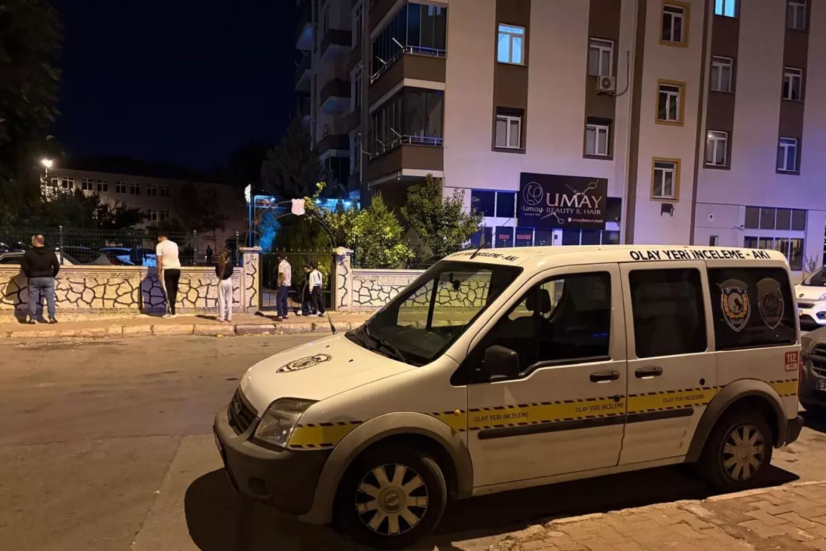 Acı üstüne acı! 3 ay önce babası ölü bulunan genç intihar etti