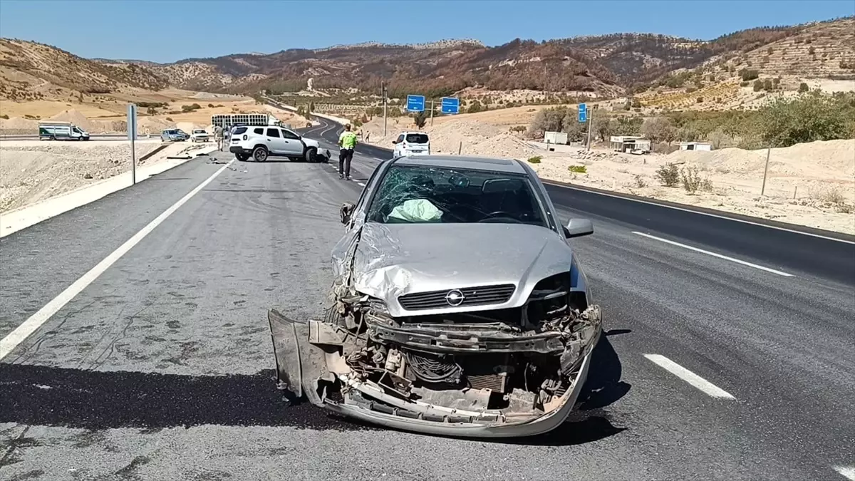 Adıyaman'da Trafik Kazası: 5 Yaralı