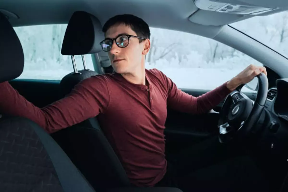 Almanya'da geri geri park etmek yasaklanıyor