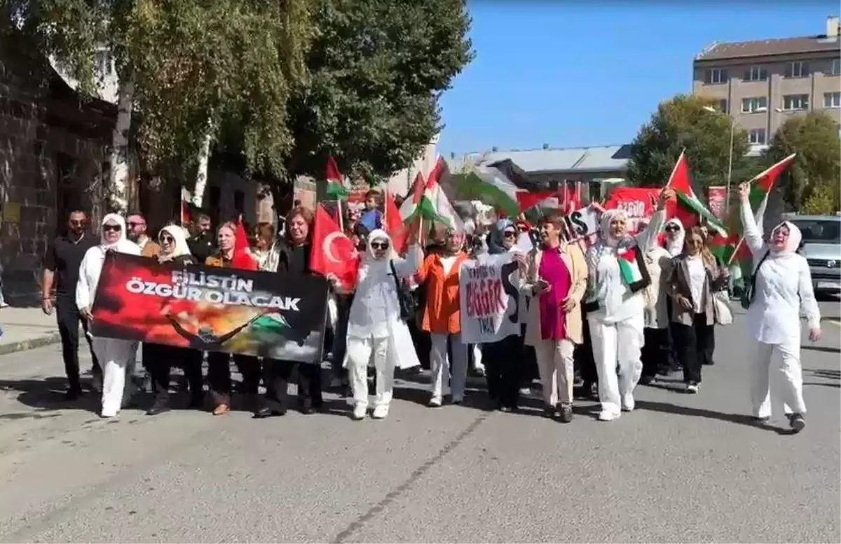 Ardahan'da Kadınlardan Filistin'e Destek Yürüyüşü