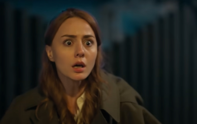 Aynadaki Yabancı Azra ilk hali kim? Aynadaki Yabancı dizisindeki Azra gerçekte kim, adı ne? Aynadaki Yabancı Azra ilk hali kim? Aynadaki Yabancı dizisindeki Azra gerçekte kim, adı ne?