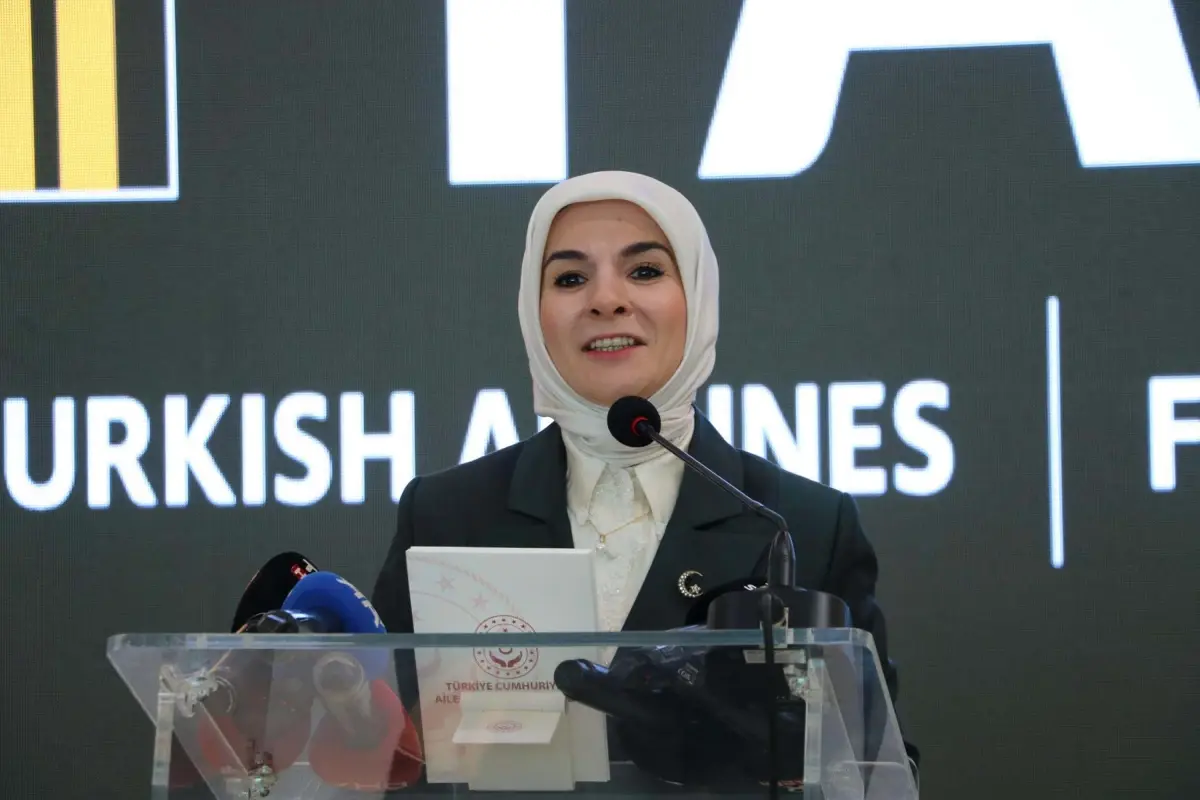Bakan Göktaş: THY, 20 yılda hayata geçirdiği stratejik programlarla kadın pilot sayısını 50 kat artırdı