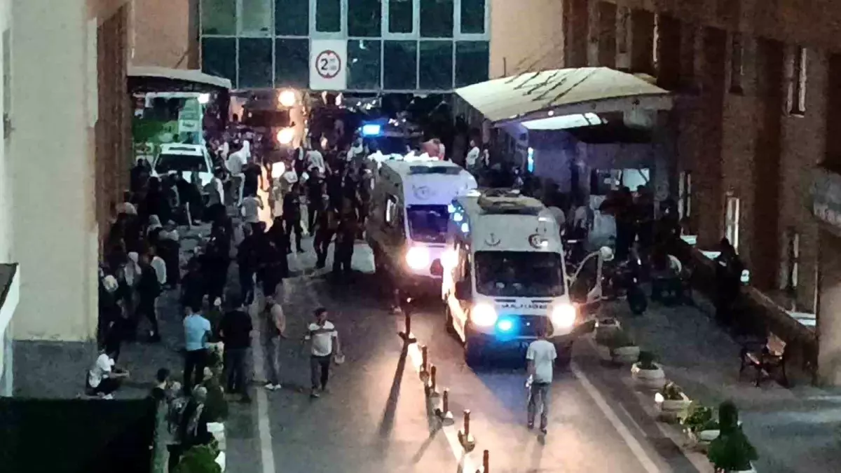 Batman'da Trafik Kazası Sonrası Bıçaklı Kavga: 2 Yaralı