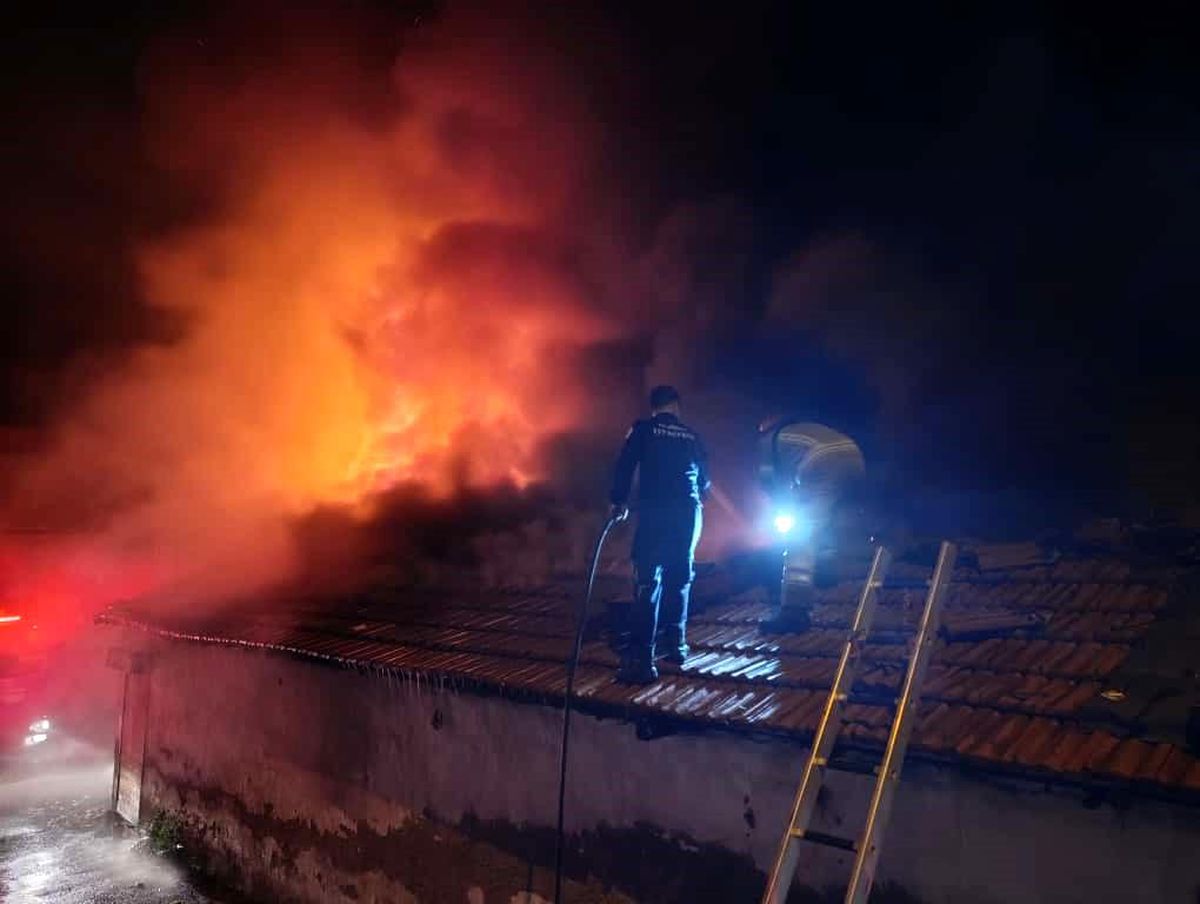 Bursa'da Otomotiv Yedek Parça Dükkanında Yangın Çıktı