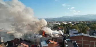 İnegöl'de Bina Çatısında Yangın Çıktı