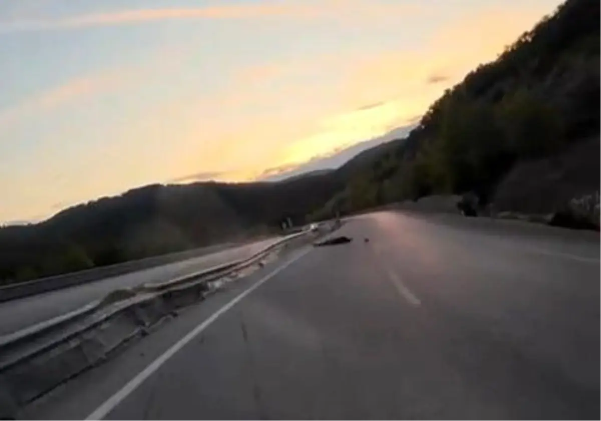 Çanakkale'de Motosiklet Kazası: Sürücü Ağır Yaralı