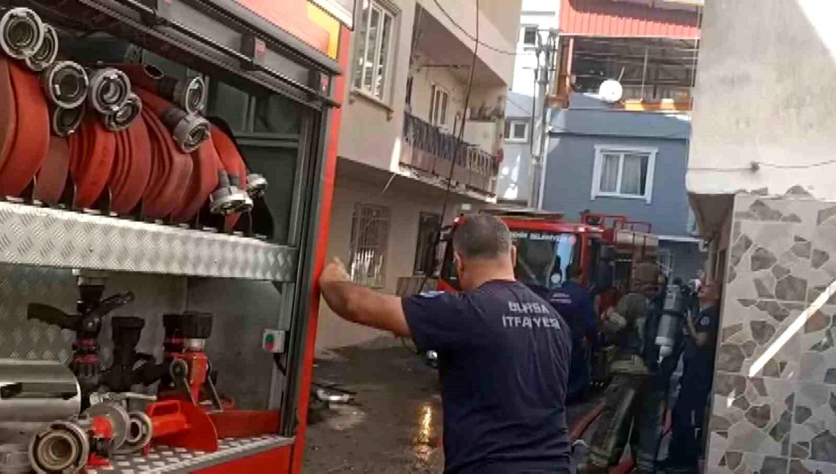 Bursa'da Çatı Katında Yangın Paniğe Neden Oldu