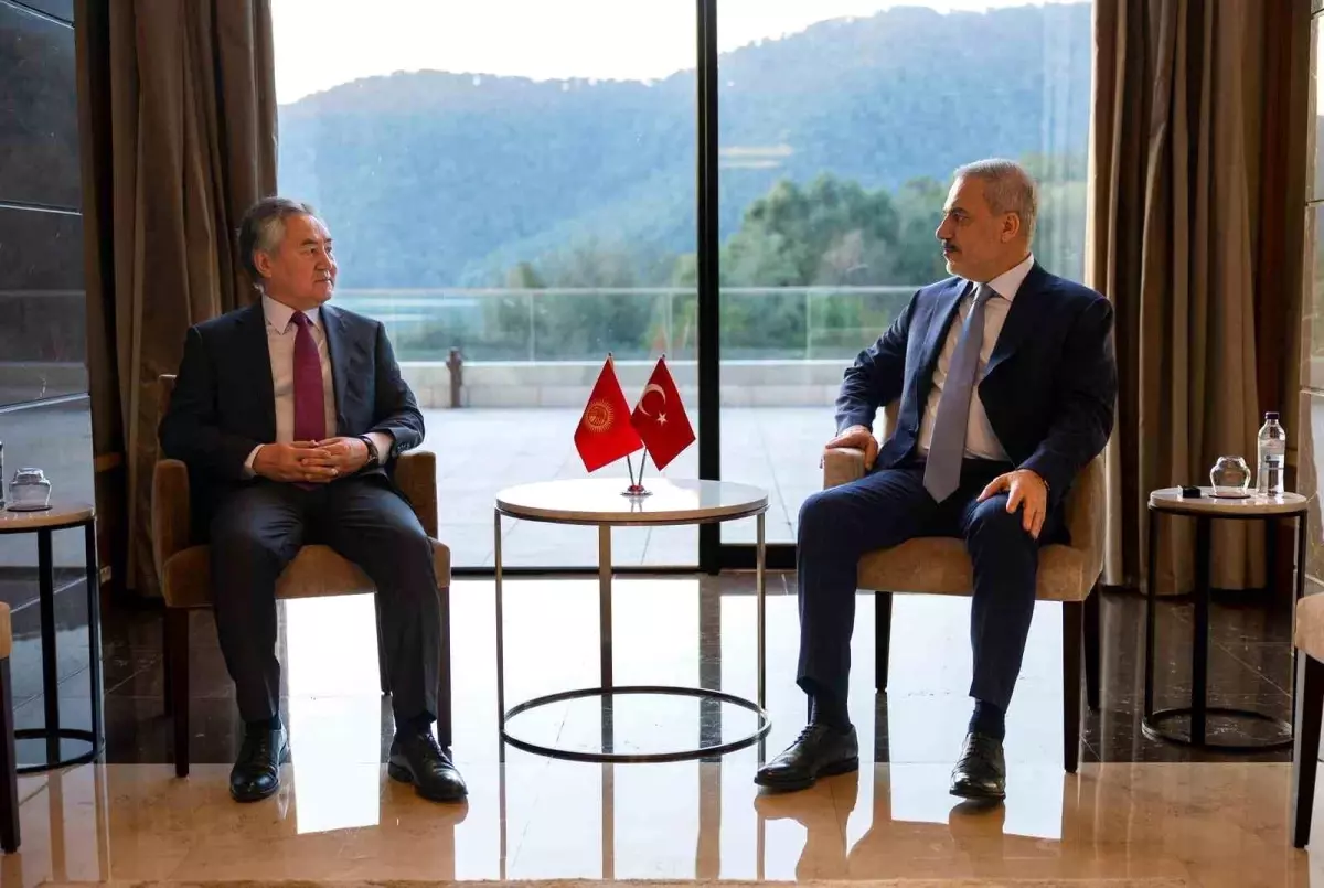 Dışişleri Bakanı Hakan Fidan, Kırgızistan Dışişleri Bakanı ile Bir Araya Geldi