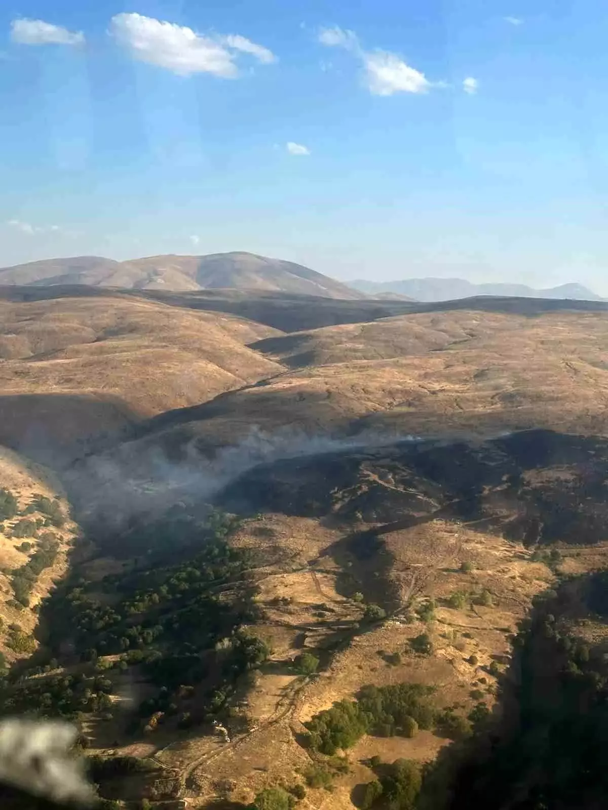 Elazığ'daki Kırsal Alan Yangını Kontrol Altına Alındı