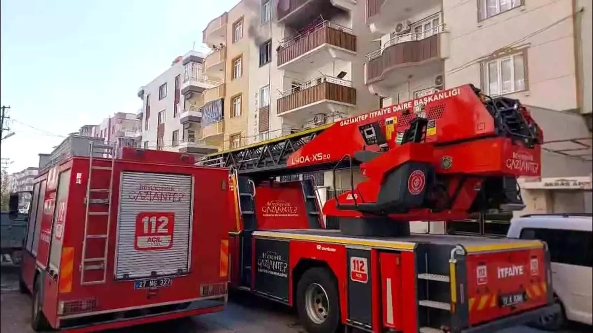 Gaziantep'te Elektrik Kontağından Yangın: 4 Kişi Hastaneye Kaldırıldı