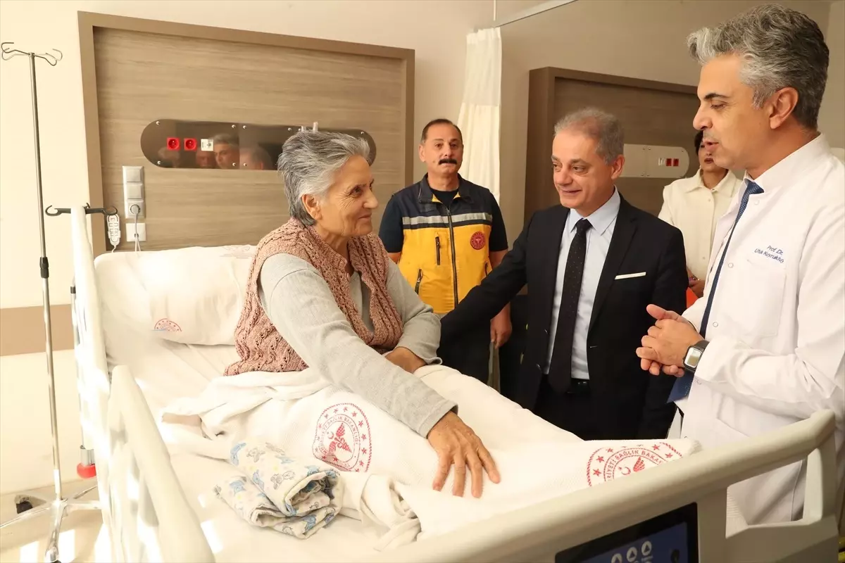 Erzincan'da Hastalar Ücretsiz Ambulansla Evlerine Gönderiliyor