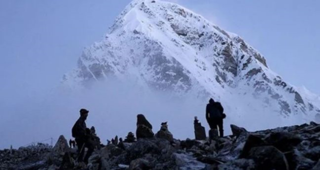 Everest'te kar fırtınasında mahsur kalan bin dağcı kurtarıldı mı? Everest kar fırtınasında ölü ya da yaralı var mı? Everest'te kar fırtınasında mahsur kalan bin dağcı kurtarıldı mı? Everest kar fırtınasında ölü ya da yaralı var mı?
