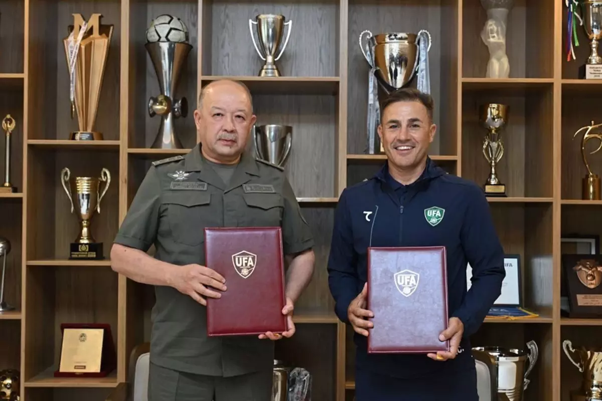 Fabio Cannavaro, tarihinde ilk kez Dünya Kupası'na katılacak takımın başına geçti