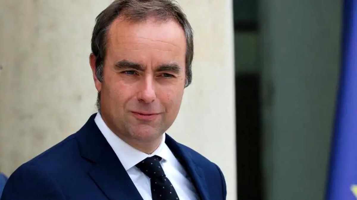 Fransa Başbakanı Sébastien Lecornu İstifa Etti