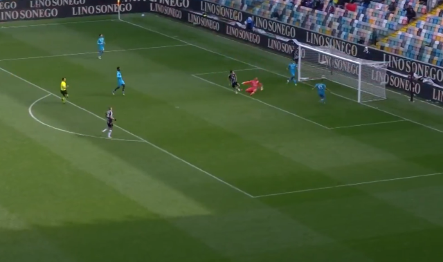 Galatasaray's former star failed to score into an empty net