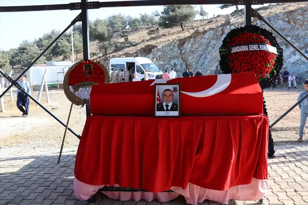 Trafik Kazasında Hayatını Kaybeden Jandarma Uzman Çavuş Tayyar Bakır Son Yolculuğuna Uğurlandı