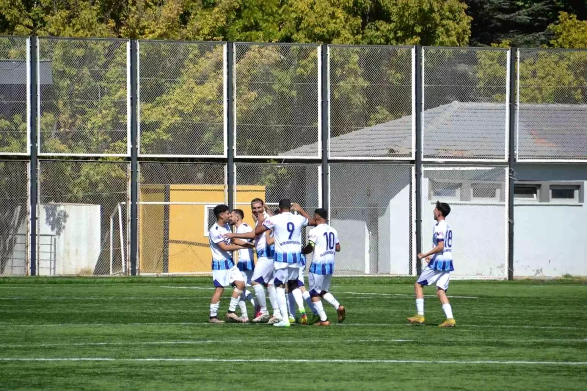 Gaziosmanpaşaspor, Erciyes Esen Makina FK'yı 3-1 mağlup etti