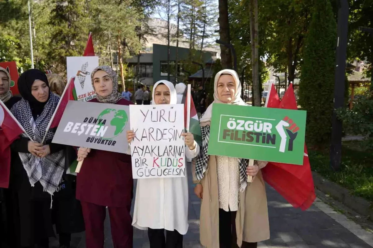 Gümüşhane'de 'Gazze İçin Sessiz Çığlık' Yürüyüşü Düzenlendi