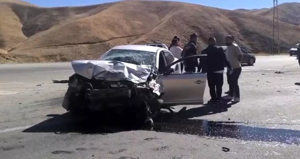 Yüksekova'da Trafik Kazası: 4 Yaralı