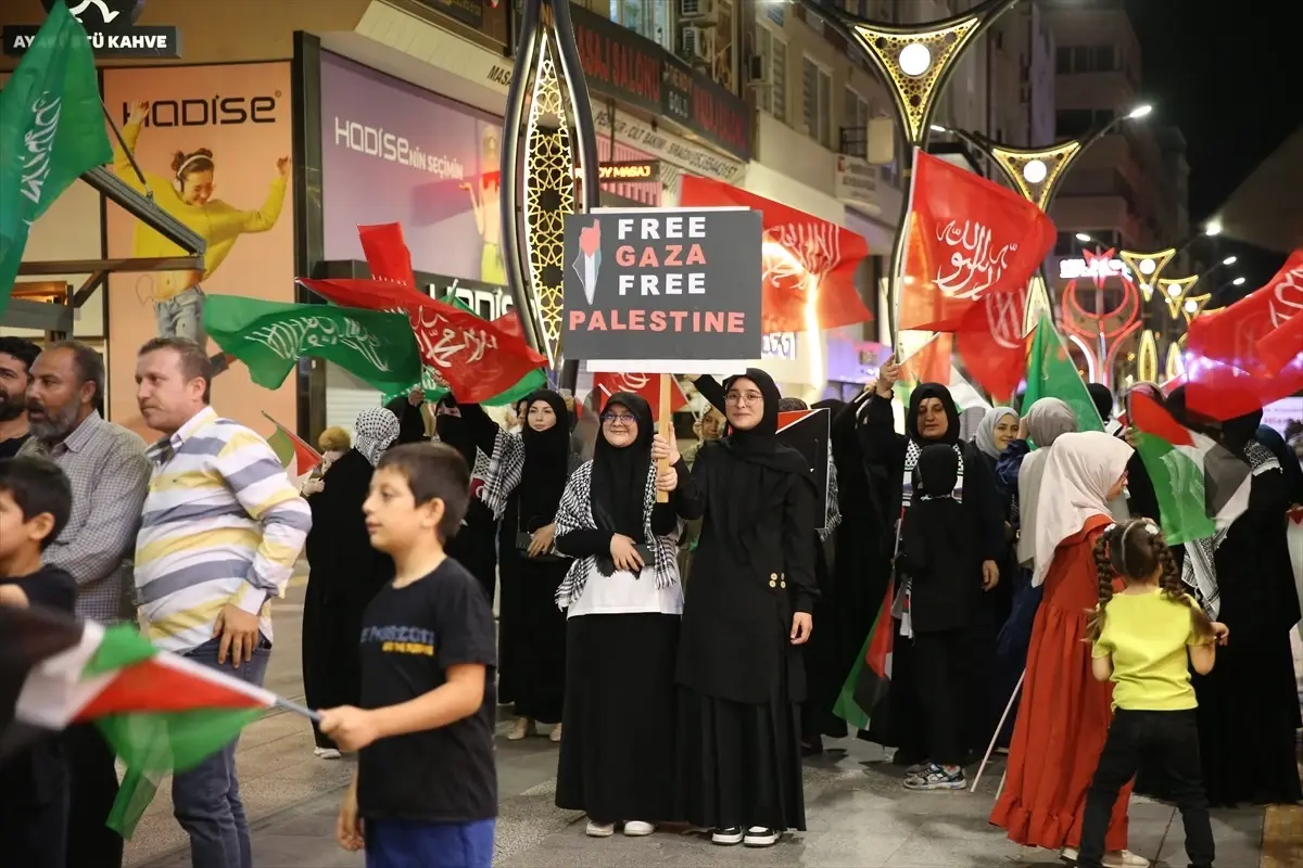 İskenderun'da Gazze Protestosu: Peygamber Sevdalıları Vakfı Öncülüğünde Toplanıldı