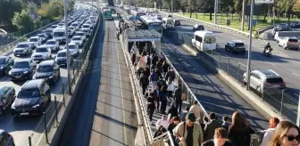 İstanbul'da Trafik Yoğunluğu Artıyor