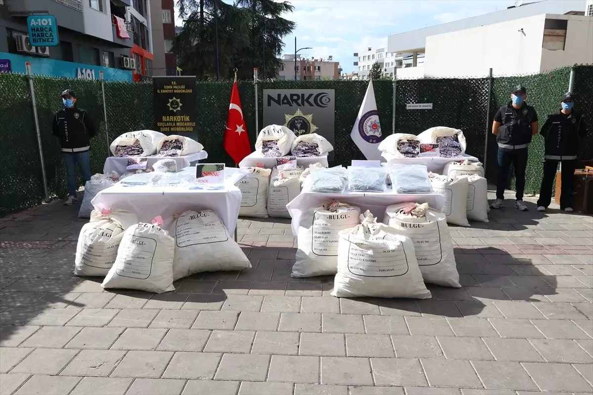 İzmir'de Uyuşturucu Operasyonlarında 5 Şüpheli Tutuklandı