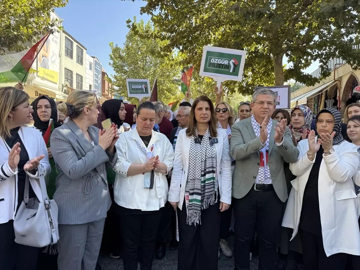 AK Parti Kadın Kolları, Gazze İçin 'Sessiz Çığlık' Etkinliği Düzenledi