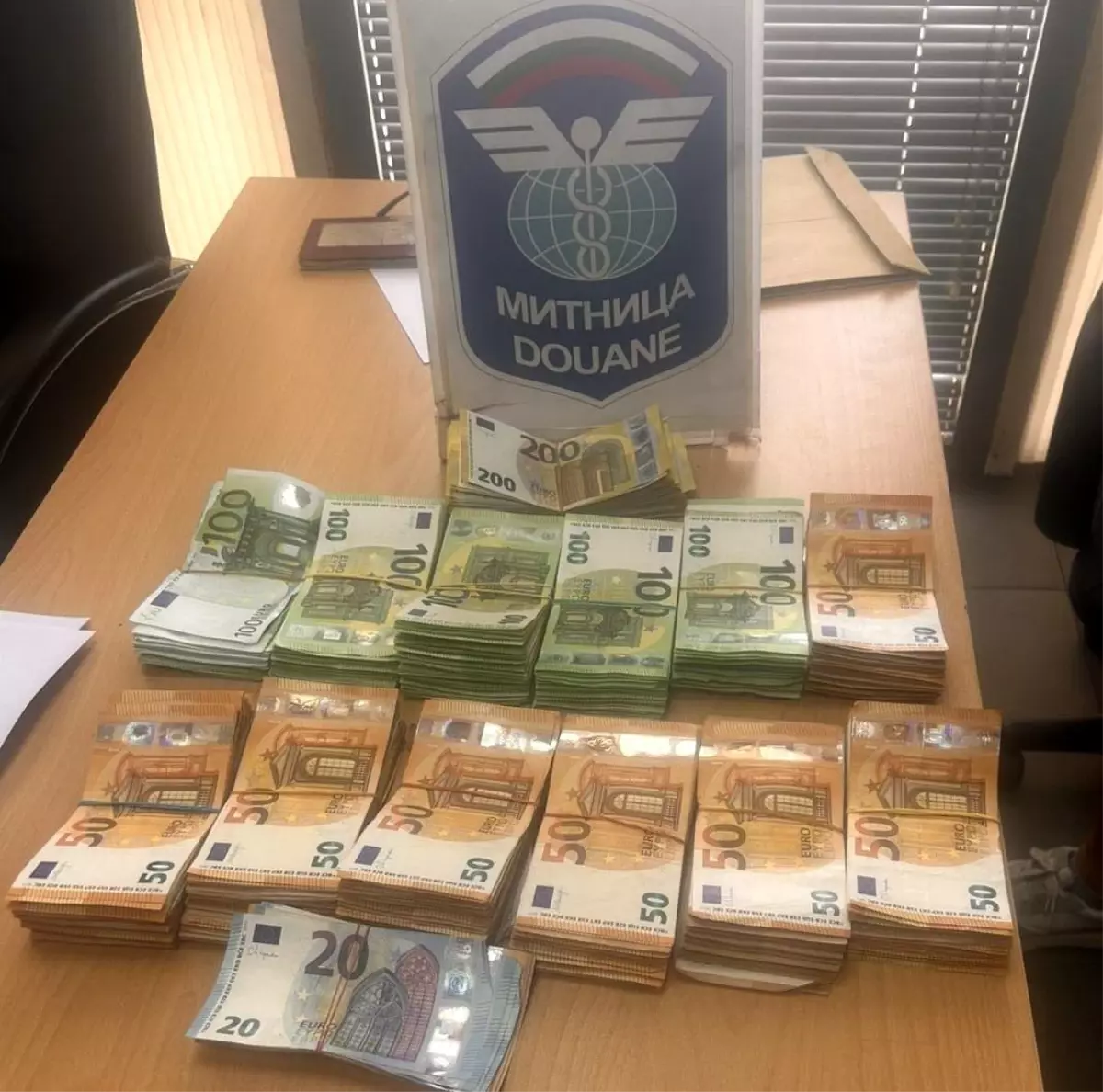 Edirne Kapıkule'de Kamyonda 101 Bin Euro Ele Geçirildi