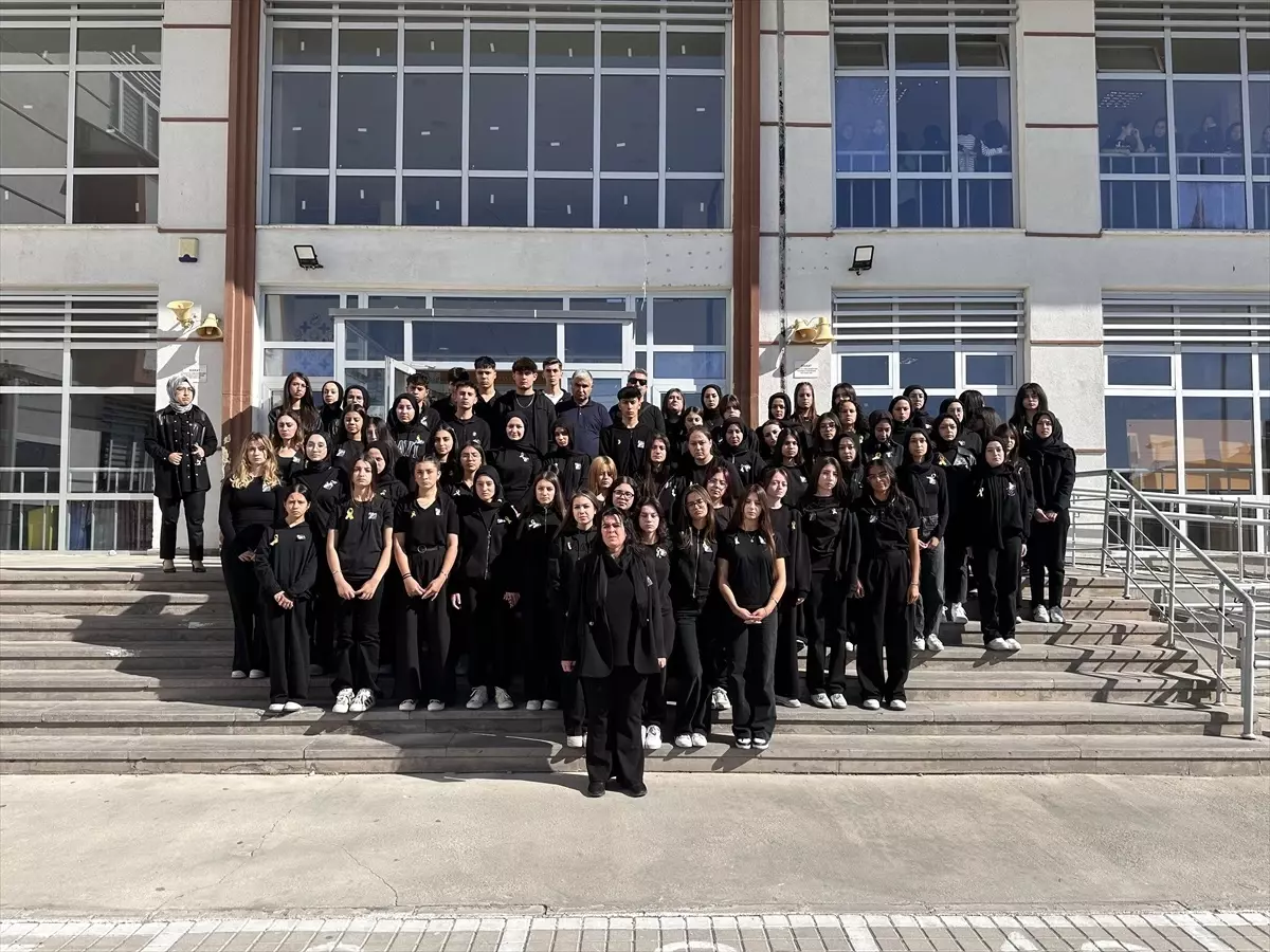 Kırmızı Işıkta Çarpışma: Öğretmen Mevlüt Külcü Hayatını Kaybetti