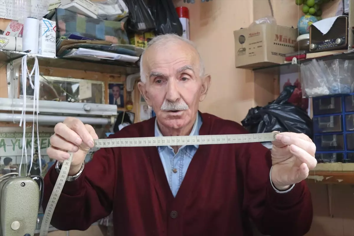 Rize’de 62 Yıllık Terzi Emin Karaali 'Yılın Ahisi' Seçildi