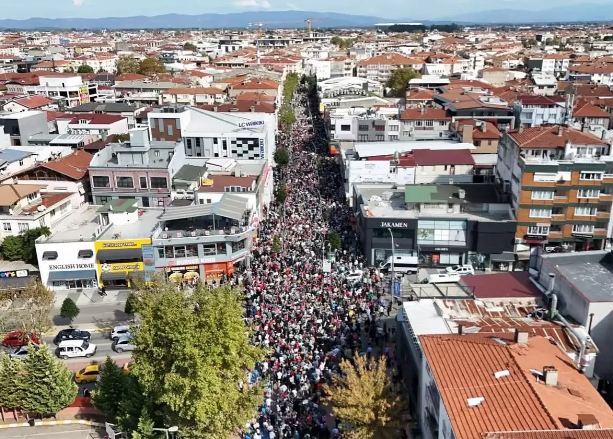 Sakarya'da Filistin'e Destek Yürüyüşü Düzenlendi