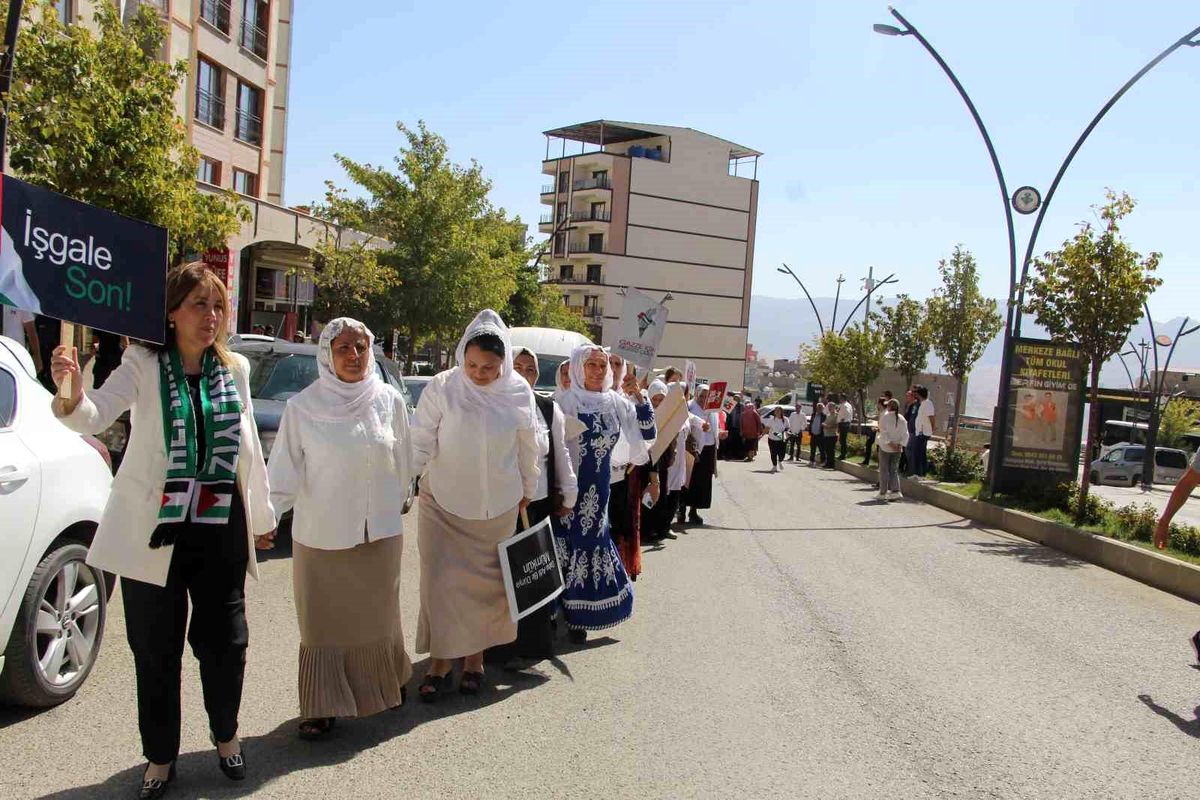 Şırnaklı kadınlardan Filistin için 'Sessiz Çığlık' yürüyüşü