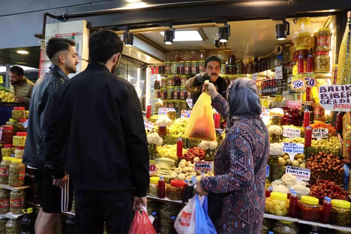 Sivas'ta Sonbahar Gelince Turşular Sofraları Süslemeye Başladı