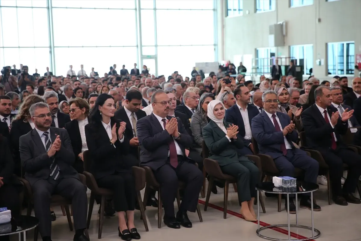 Bakan Göktaş'tan THY Pilot Mezuniyet Töreninde Kadın Pilot Vurgusu