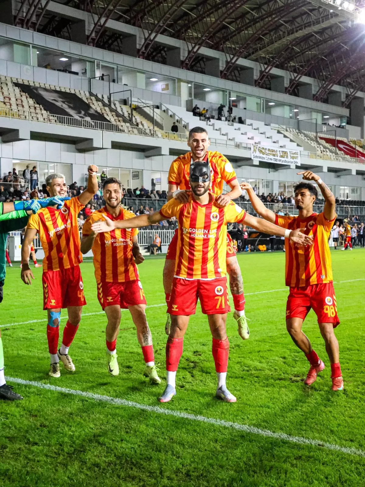 Tire 2021 FK, İzmir Çoruhlu FK'yı 5-0 Geçti
