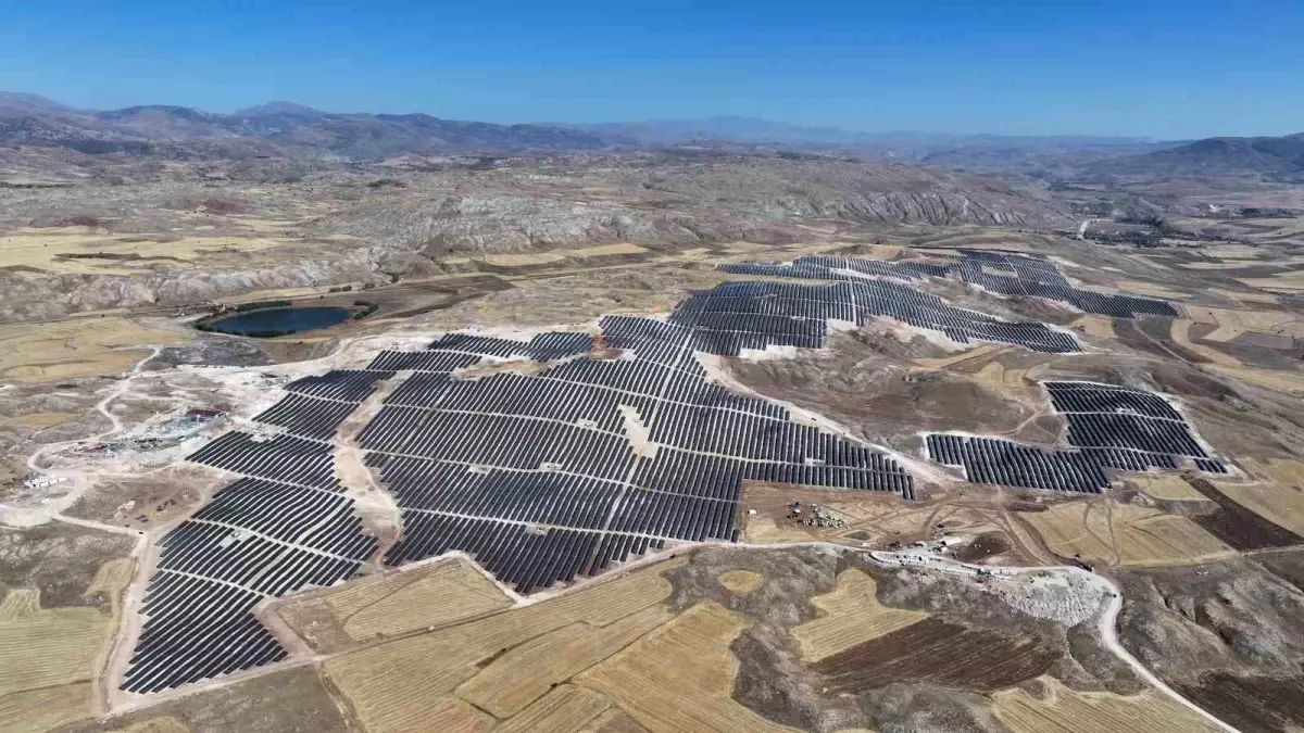 Türk Telekom'un Sivas'taki Güneş Enerji Santrali 5G ile Hizmete Alındı