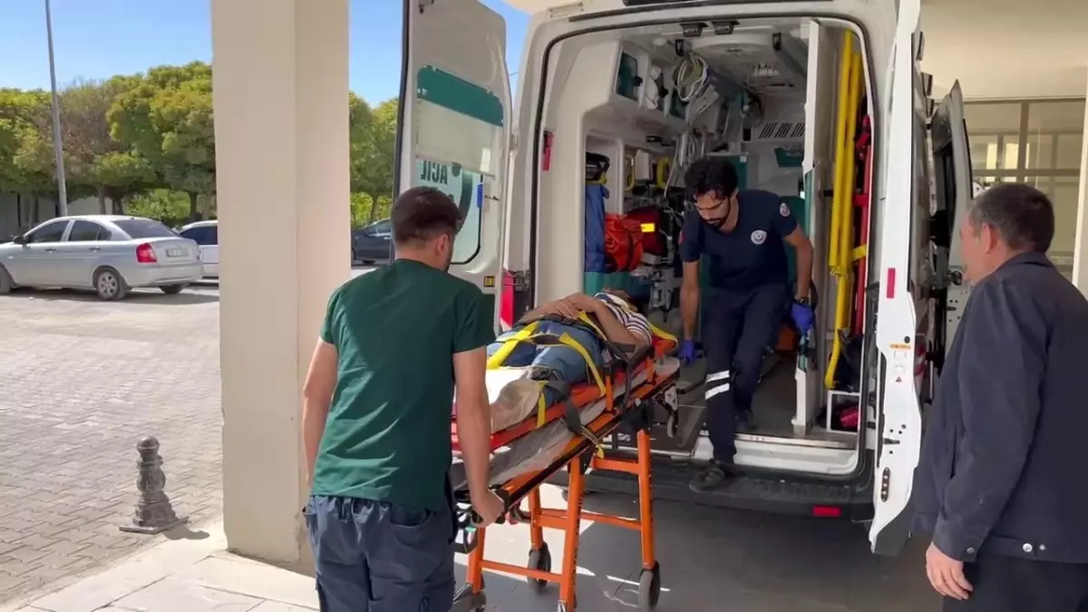 Adıyaman'da İki Otomobilin Çarpışması: 3 Yaralı