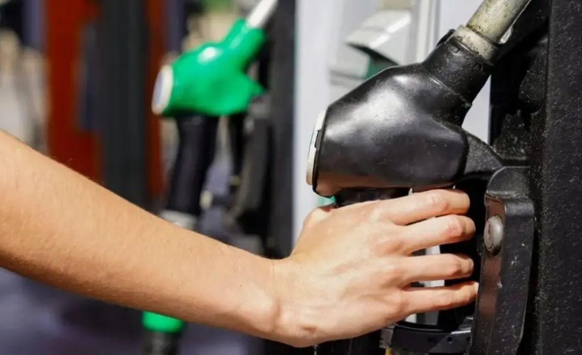 Akaryakıta benzine, motorine indirim mi gelecek, ne zaman pompaya yansıyacak?